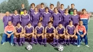 Шатров (най-вляво) начело на „Етър“ през 1984/1985 г. с помощник Стоян Петров.