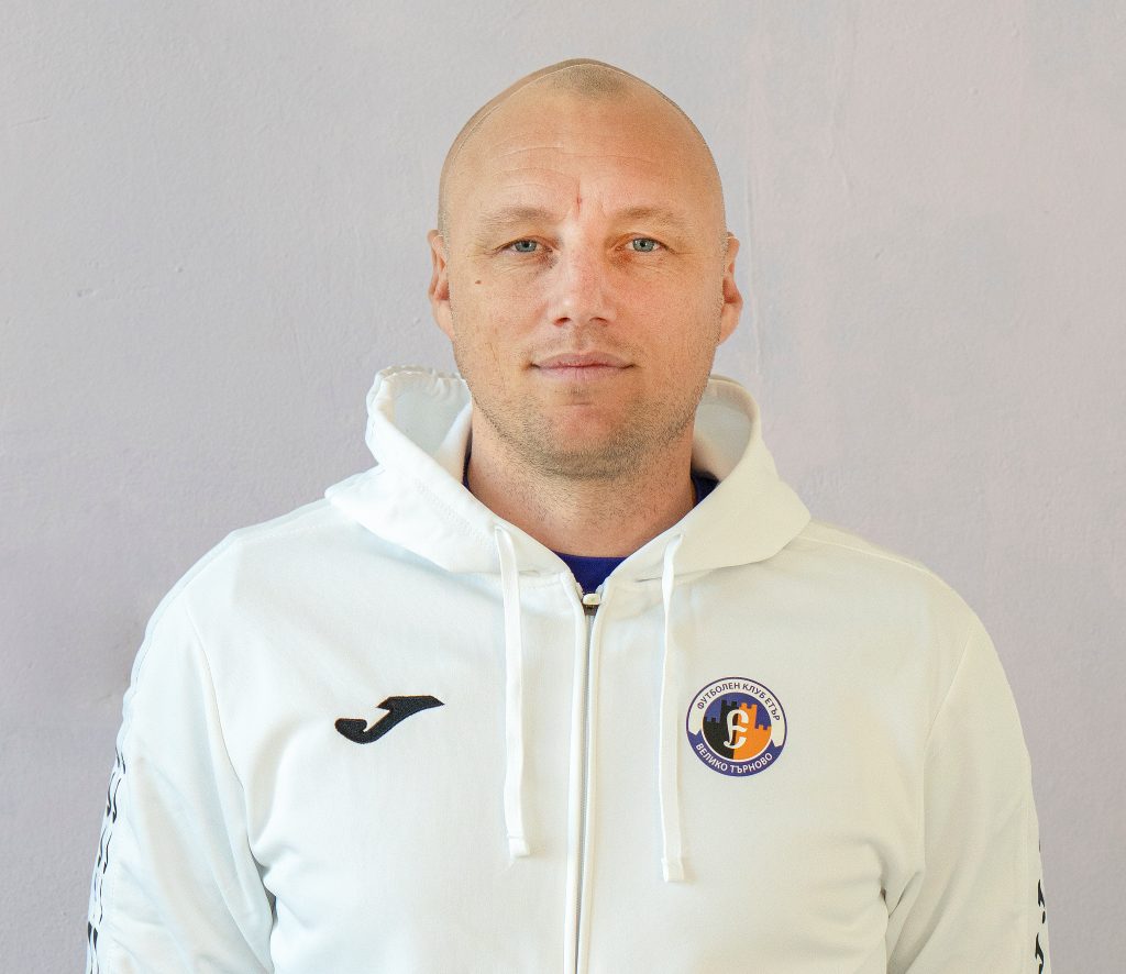 Иван Иванов: “Виждам страхотно израстване! Имам си договор с “Етър”!