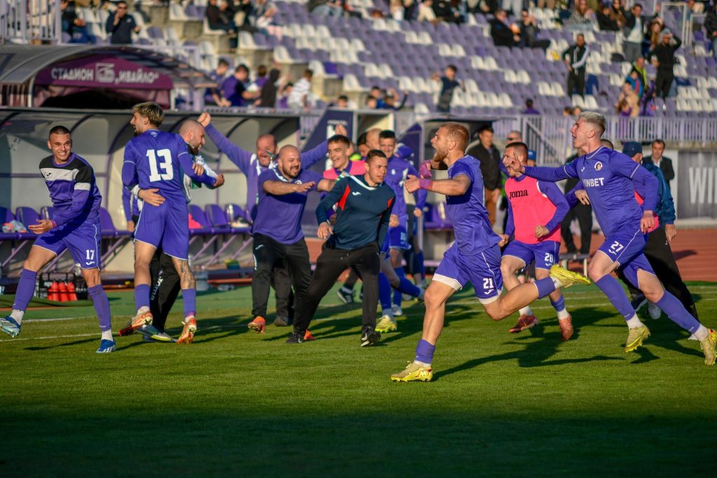 Къде играят отборите на “Етър” през уикенда