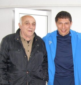 С Красимир Балъков, когото наложи като млад в „Етър“.