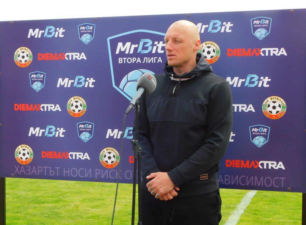 Иван Иванов: „Доминираме, но е трудно срещу сгъстена защита“