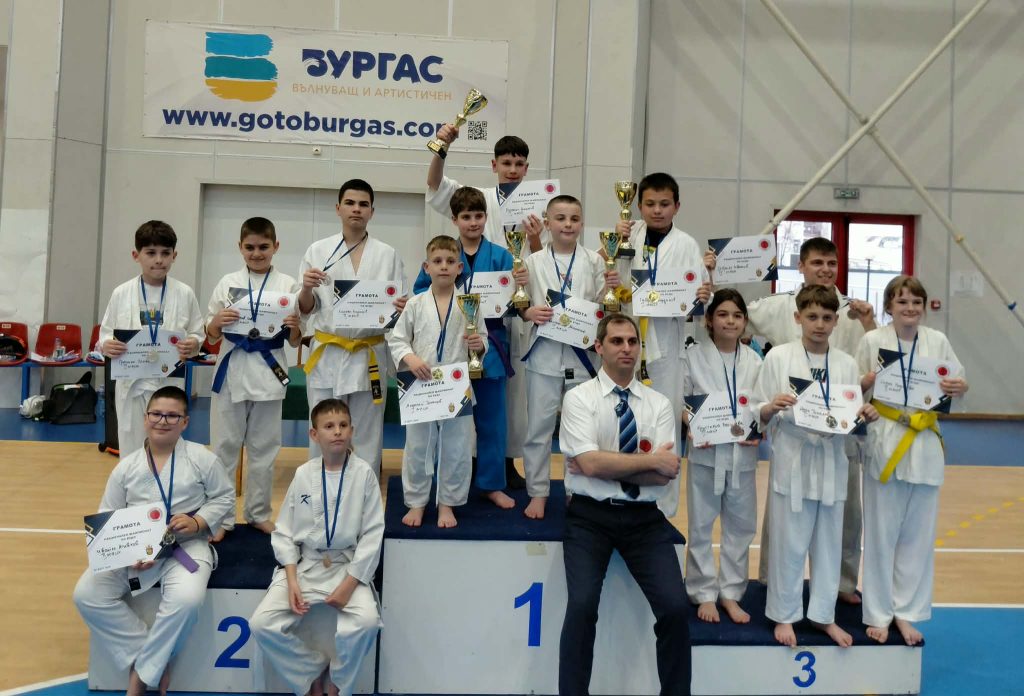 14 медала за състезателите по кудо от купа “Бургас”