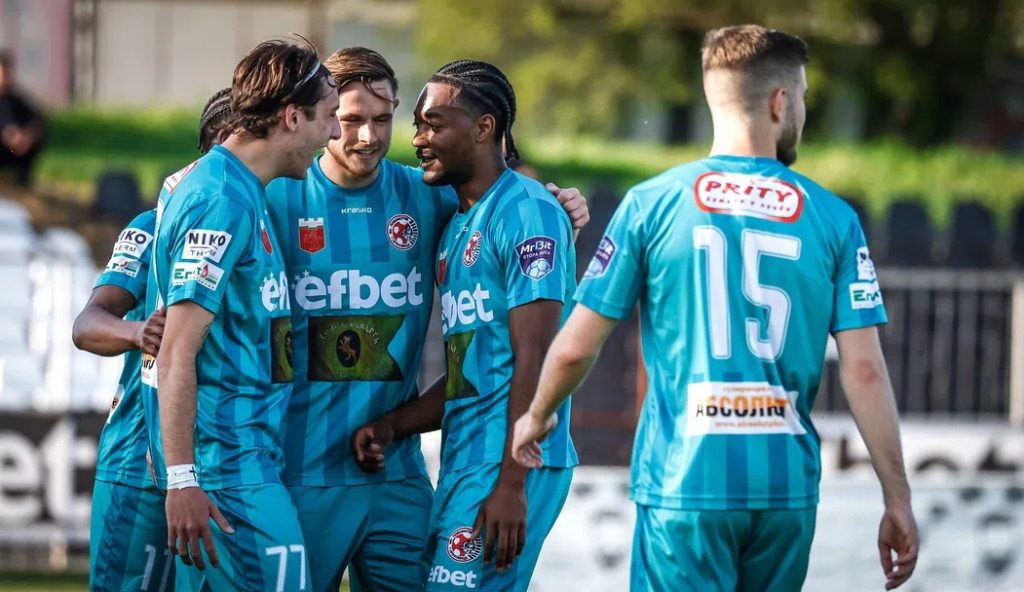 Три гостувания и едно домакинство за „Локо” до края на сезона