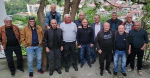 Иван Райков, Румен Станчев, Янко Балъков, зад него Йордан Дурчев, Слави Лазаров, Георги Байдаков, зад него Йордан Георгиев, Валентин Сомов, зад него Николай Дончев, Борислав Дончев, зад него Илия Балъков, Петър Йорданов - Пумпала, зад него Георги Хинов.
