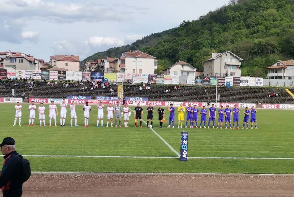 „Болярите“ вкараха 4 гола на „комитите“ в Петрич!